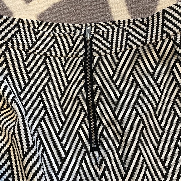 Dress shorts - Picture 3 of 4